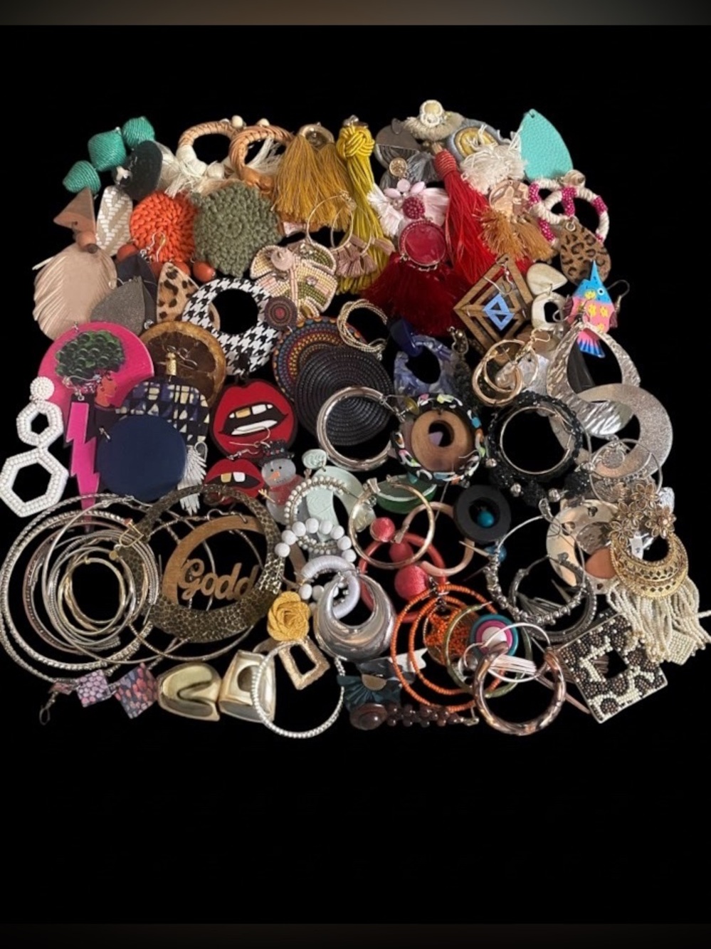 100pcs Assorted Women's Fashion SINGLE Earrings Lot